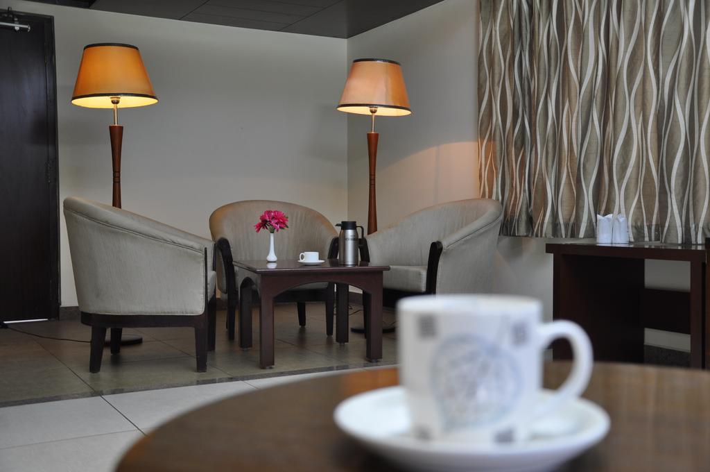 Hotel Shaans Tiruchirappalli Phòng bức ảnh