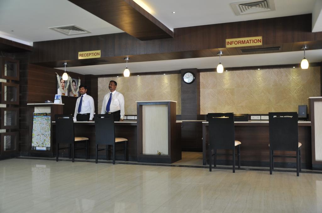 Hotel Shaans Tiruchirappalli Ngoại thất bức ảnh
