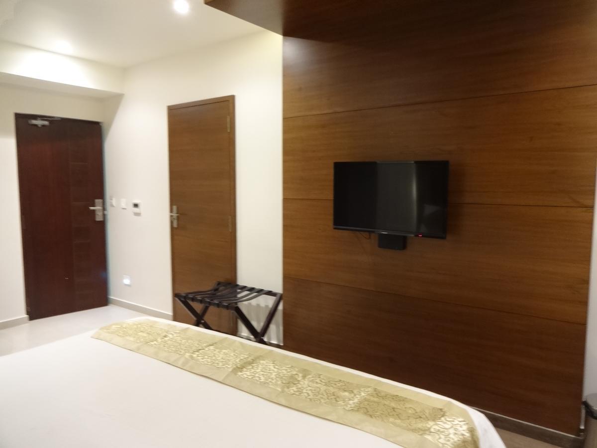 Hotel Shaans Tiruchirappalli Ngoại thất bức ảnh