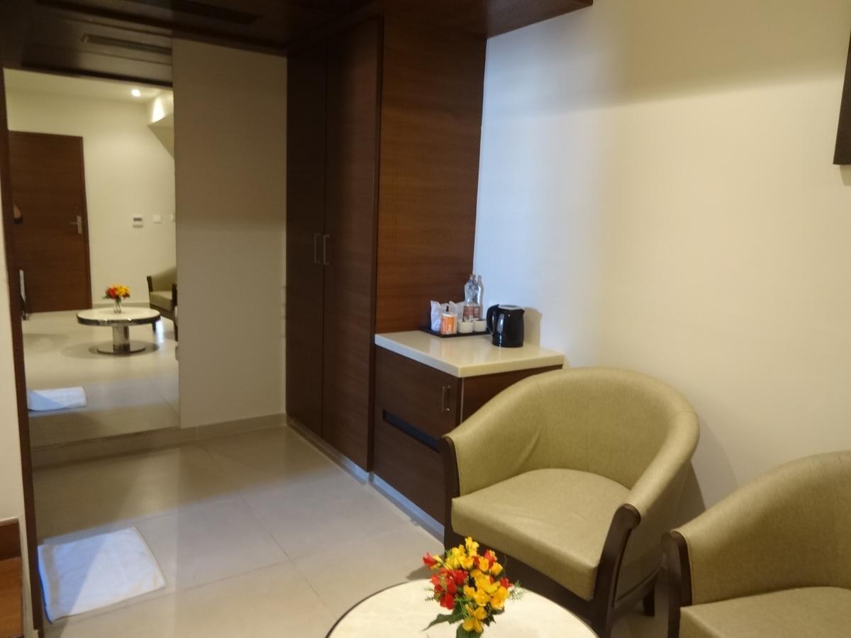 Hotel Shaans Tiruchirappalli Ngoại thất bức ảnh