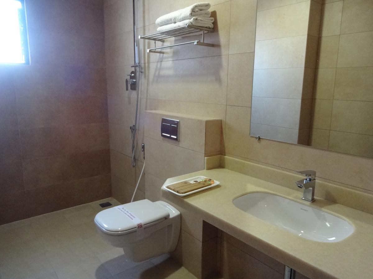 Hotel Shaans Tiruchirappalli Ngoại thất bức ảnh