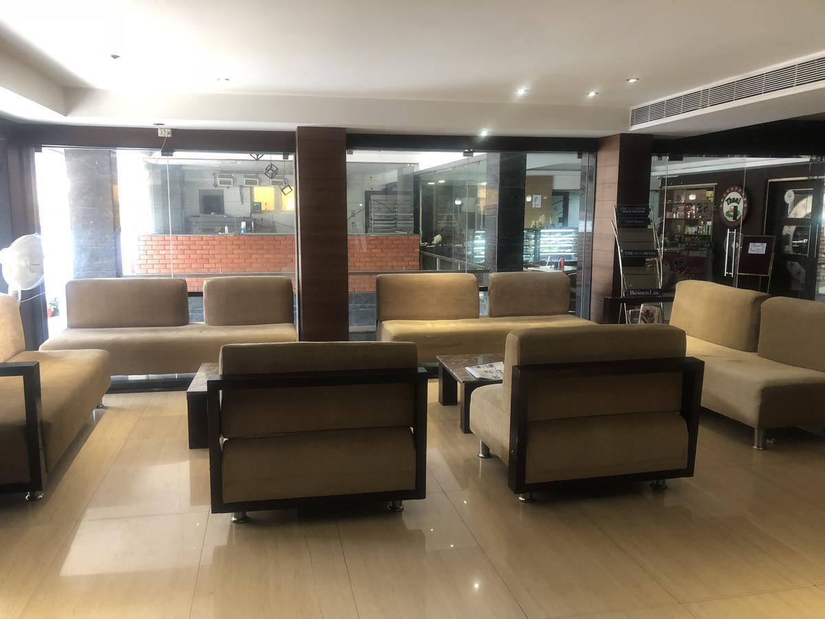 Hotel Shaans Tiruchirappalli Ngoại thất bức ảnh