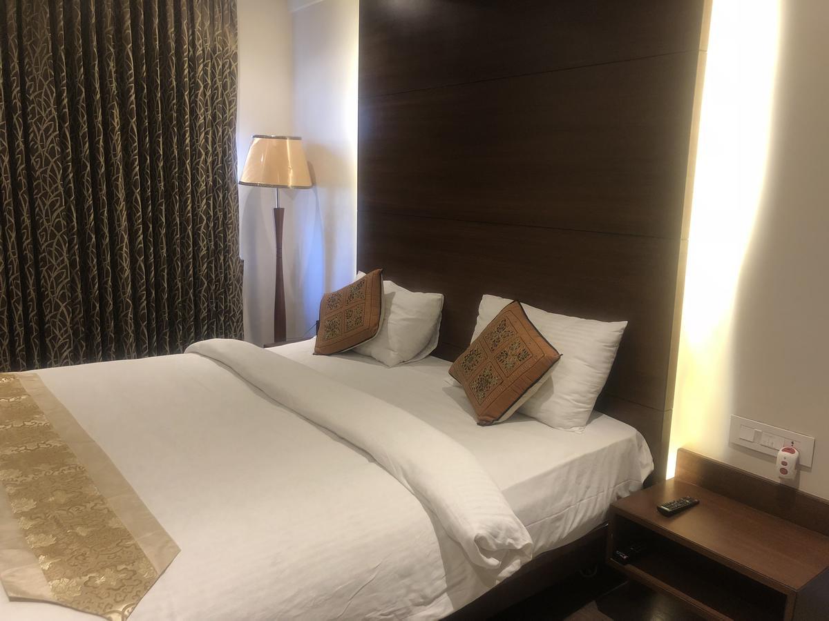 Hotel Shaans Tiruchirappalli Ngoại thất bức ảnh