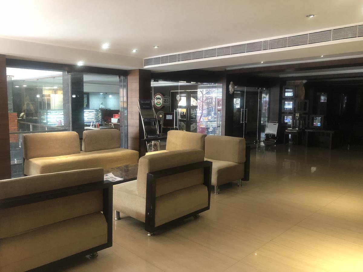 Hotel Shaans Tiruchirappalli Ngoại thất bức ảnh