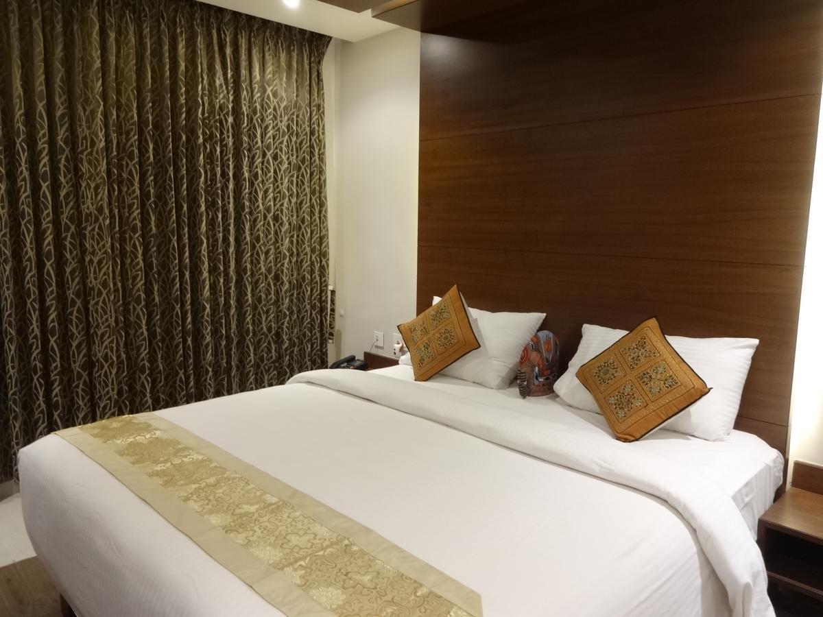 Hotel Shaans Tiruchirappalli Ngoại thất bức ảnh