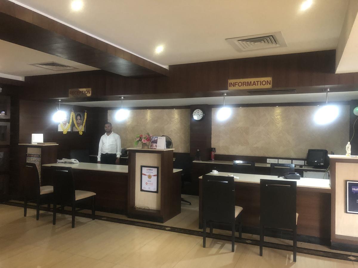 Hotel Shaans Tiruchirappalli Ngoại thất bức ảnh