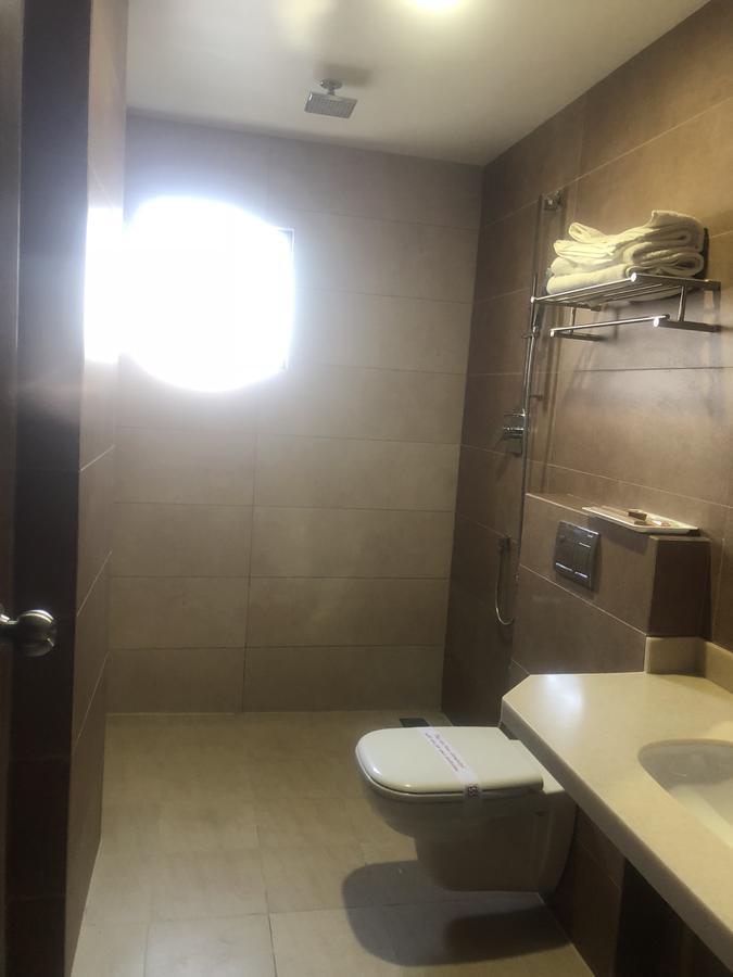 Hotel Shaans Tiruchirappalli Ngoại thất bức ảnh
