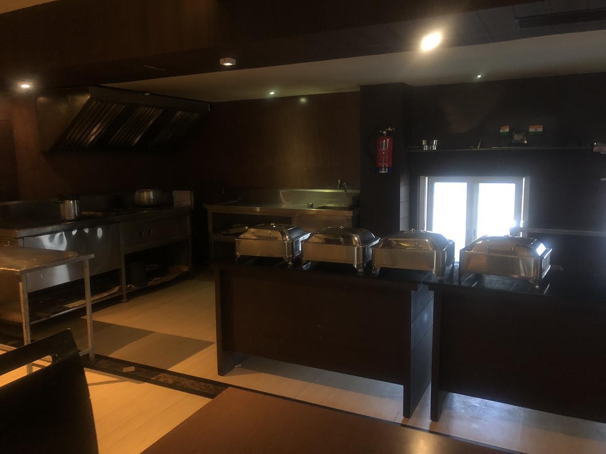 Hotel Shaans Tiruchirappalli Ngoại thất bức ảnh